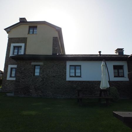 Apartamentos Puerta Del Castro Coana Kültér fotó