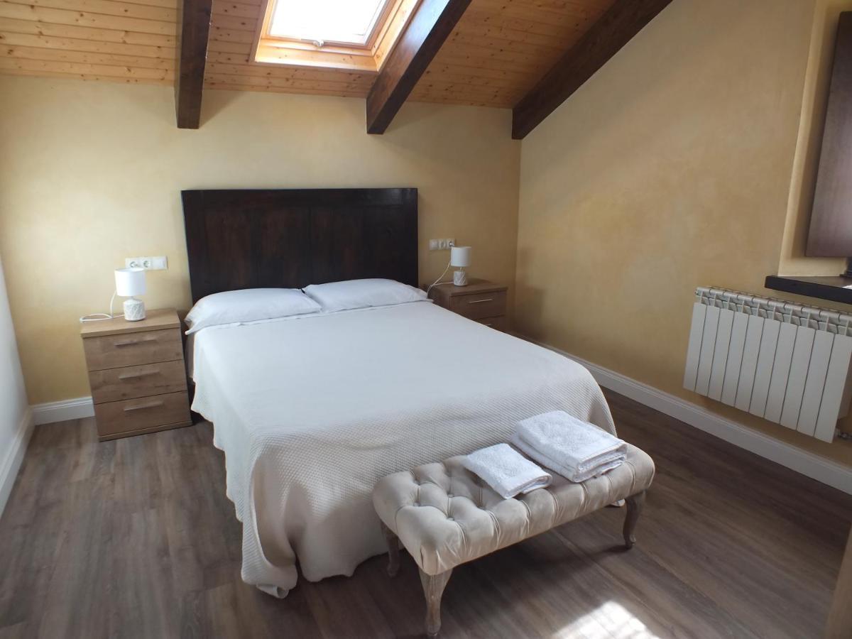 Apartamentos Puerta Del Castro Coana Kültér fotó