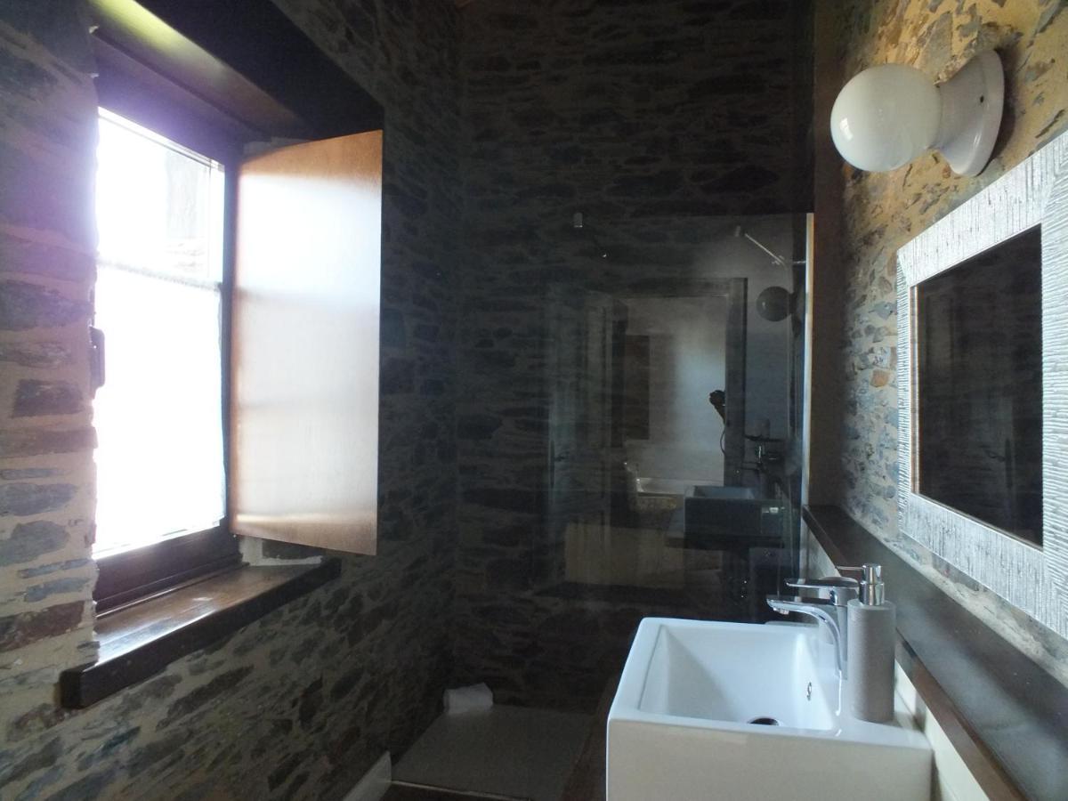 Apartamentos Puerta Del Castro Coana Kültér fotó
