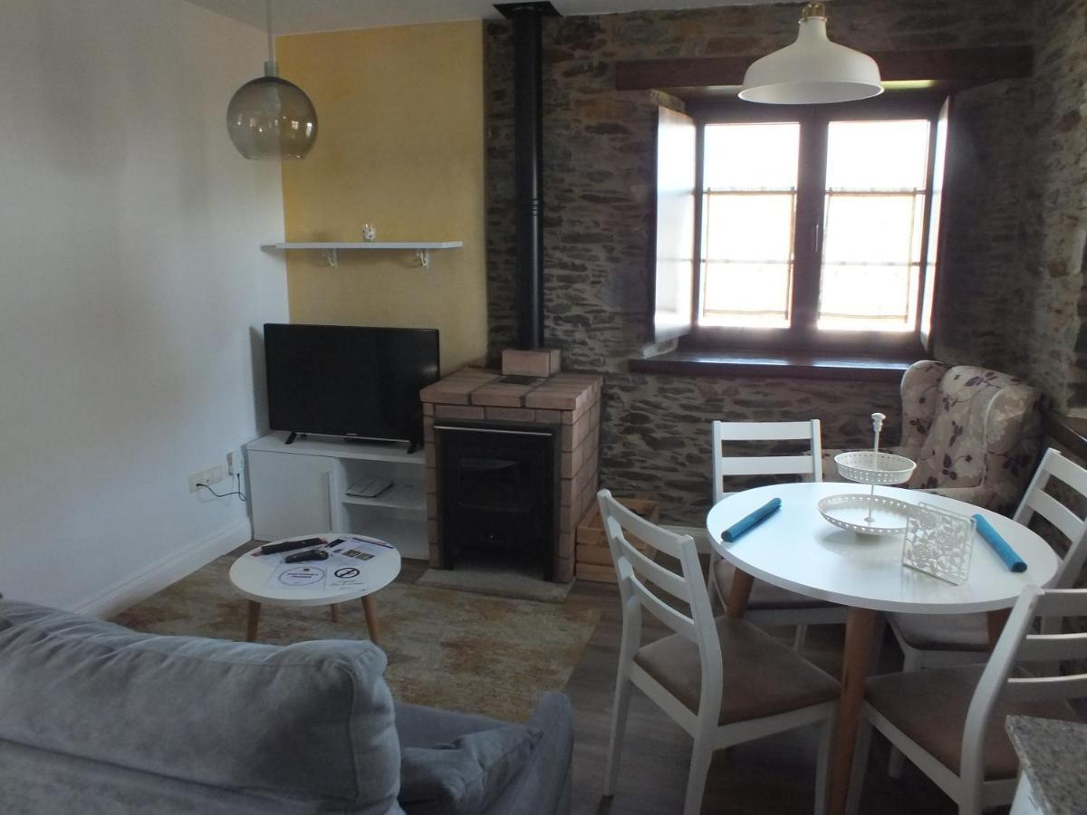 Apartamentos Puerta Del Castro Coana Kültér fotó