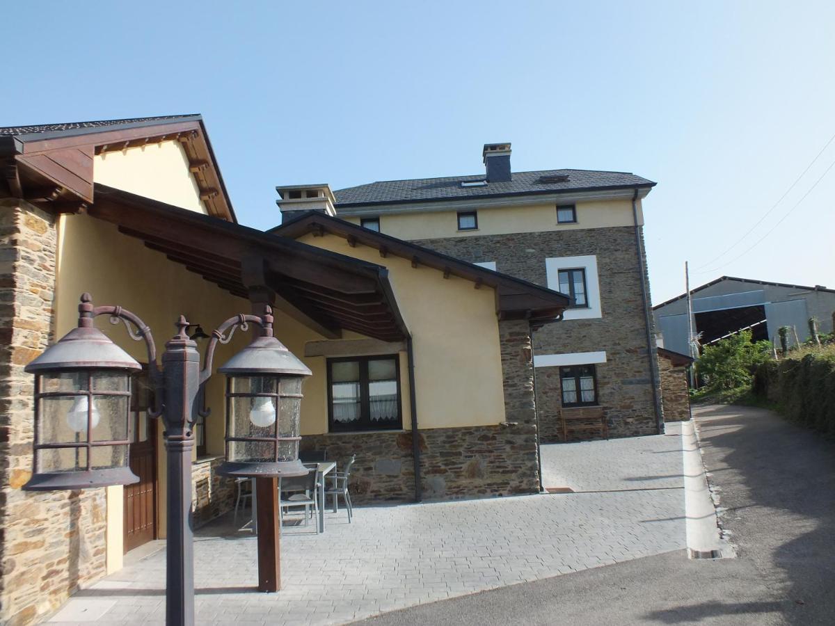 Apartamentos Puerta Del Castro Coana Kültér fotó