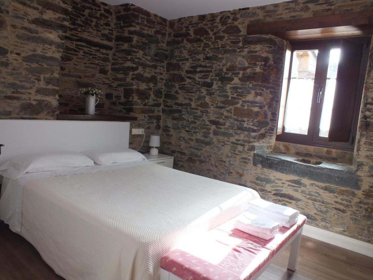 Apartamentos Puerta Del Castro Coana Kültér fotó