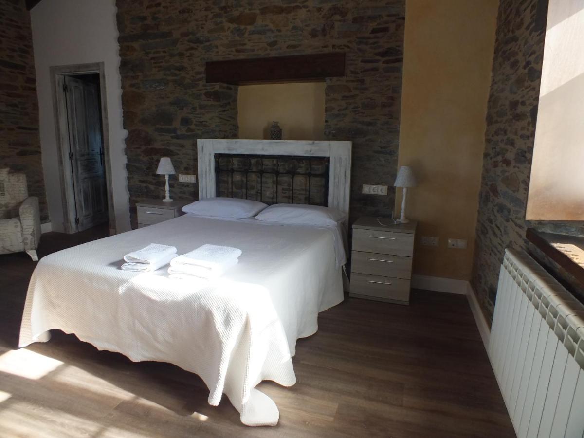 Apartamentos Puerta Del Castro Coana Kültér fotó