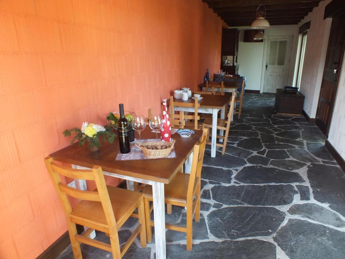 Apartamentos Puerta Del Castro Coana Kültér fotó