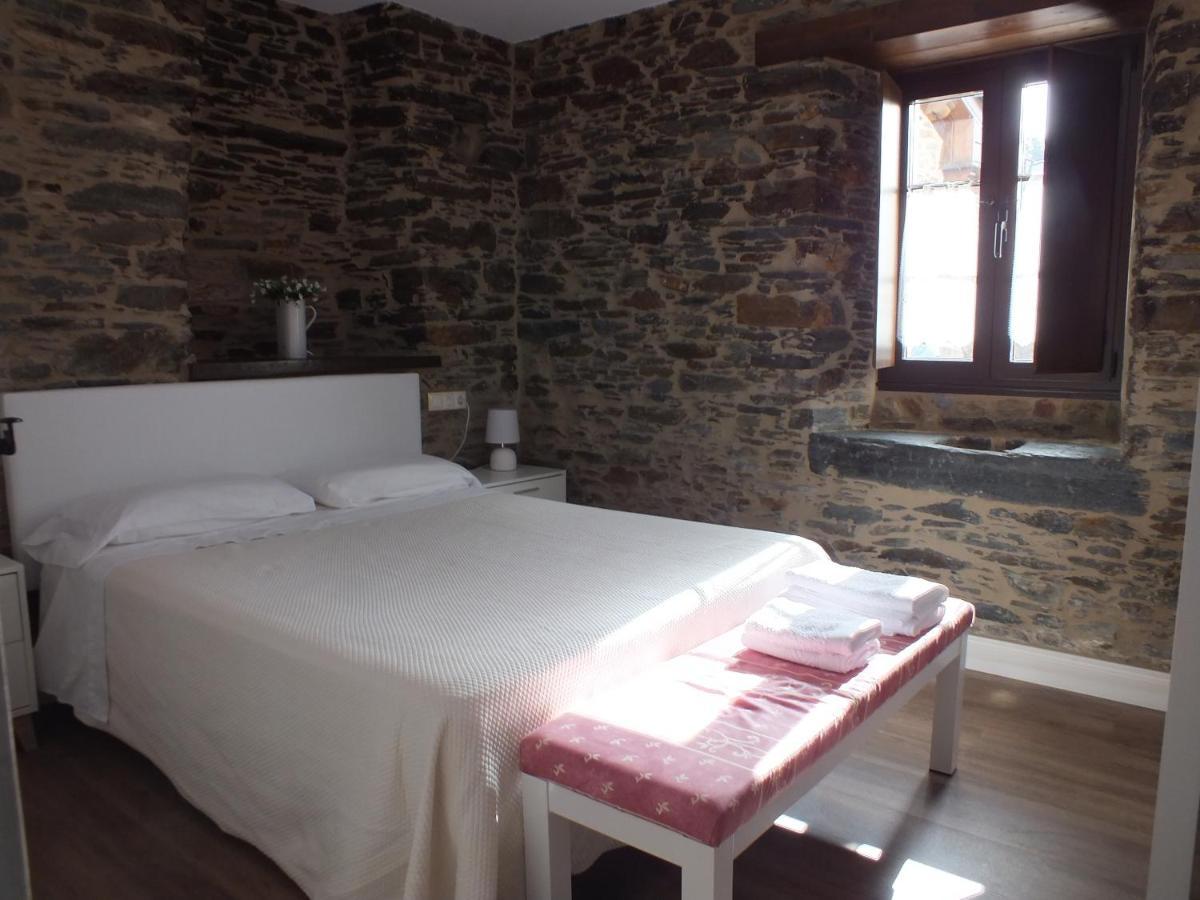 Apartamentos Puerta Del Castro Coana Kültér fotó