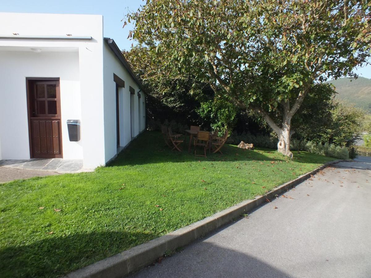 Apartamentos Puerta Del Castro Coana Kültér fotó