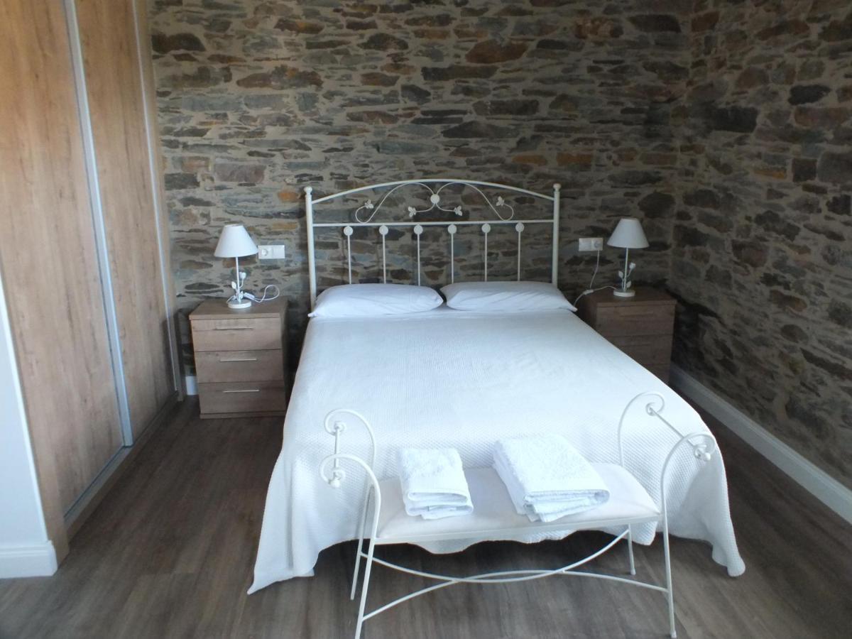 Apartamentos Puerta Del Castro Coana Kültér fotó