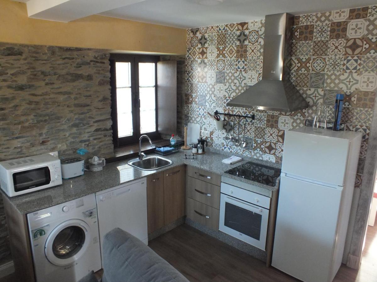 Apartamentos Puerta Del Castro Coana Kültér fotó